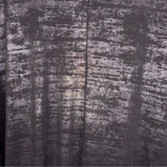 LARGE LULAROE BLACK SILVER SHRUG LIGHTWEIGHT GOTH FLOWY - Picture 9 of 12